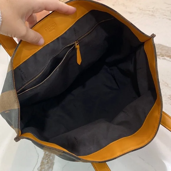 Fendi tote - Picture 7 of 9